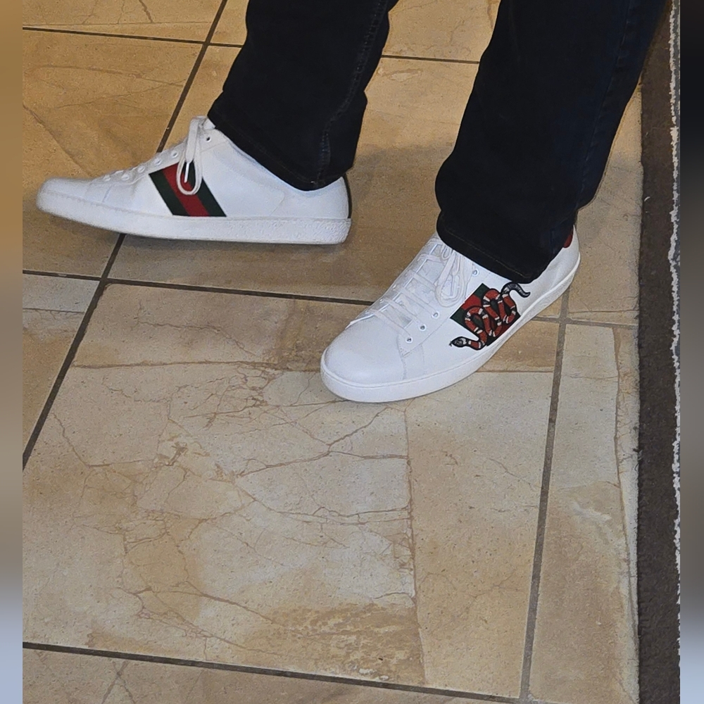 Gucci White Sneakers with Red and Green Accents Snake Design Tennis Shoe